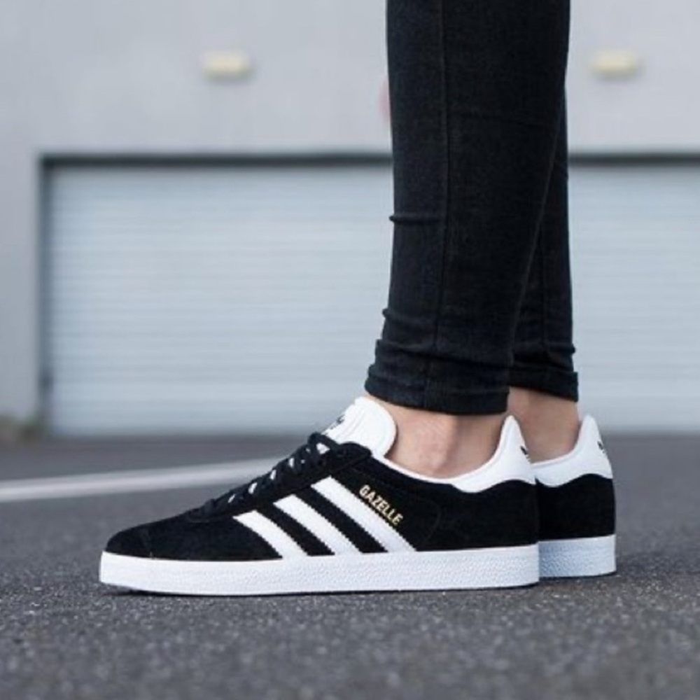 adidas Originals Gazelle black/white NWB mens size 8-13